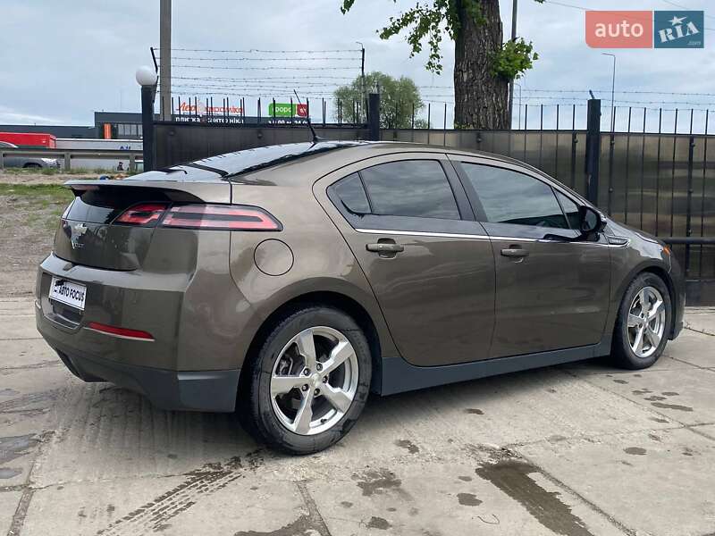 Хэтчбек Chevrolet Volt 2014 в Киеве