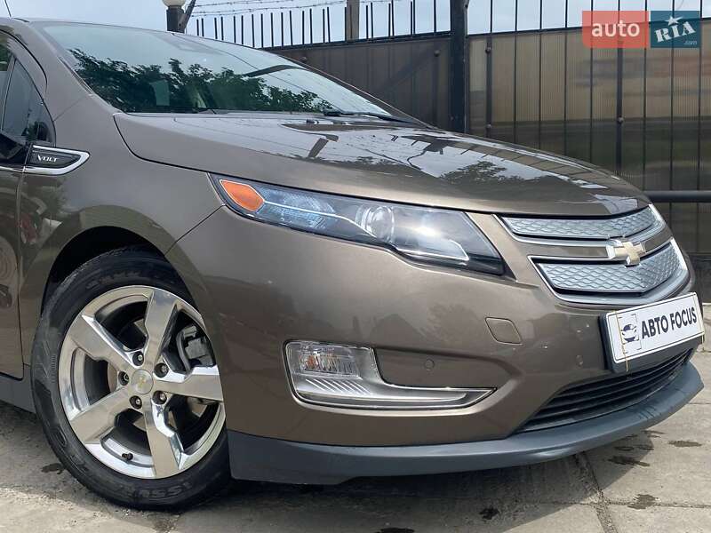 Хэтчбек Chevrolet Volt 2014 в Киеве