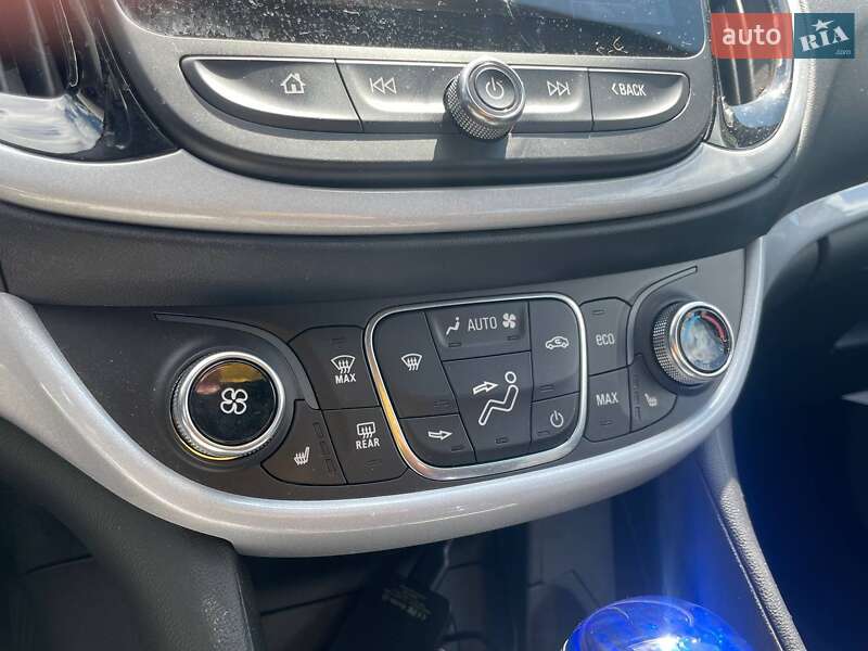 Хэтчбек Chevrolet Volt 2018 в Киеве