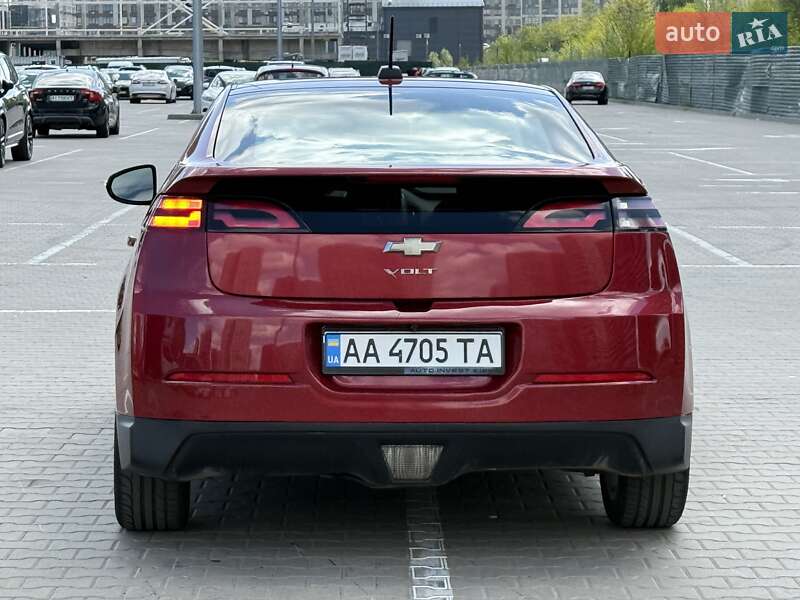 Хэтчбек Chevrolet Volt 2015 в Киеве