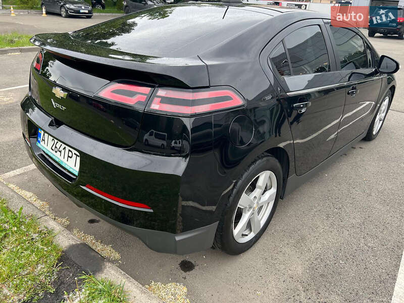Хэтчбек Chevrolet Volt 2015 в Киеве