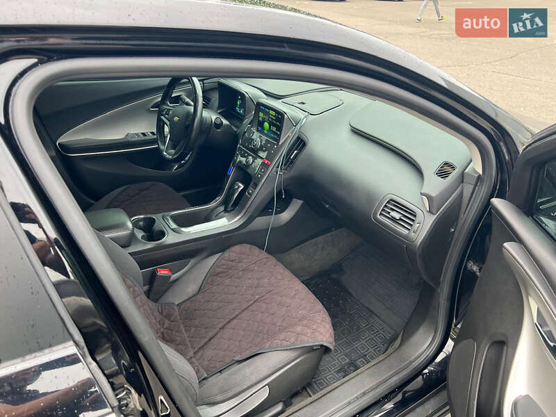 Хэтчбек Chevrolet Volt 2015 в Киеве