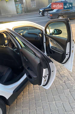 Хетчбек Chevrolet Volt 2012 в 