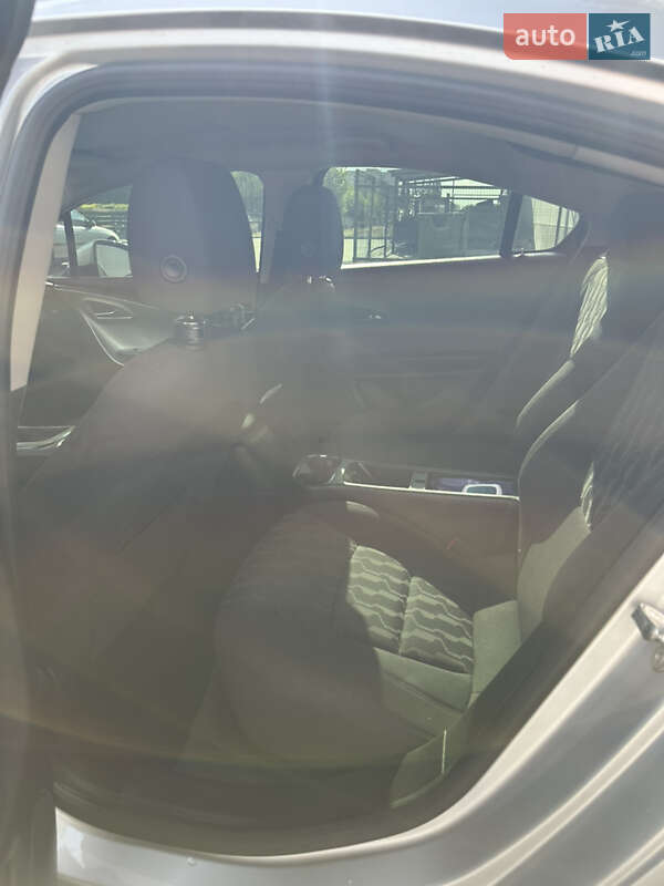 Хетчбек Chevrolet Volt 2014 в Дніпрі фото 14 Хетчбек Chevrolet Volt 2014 в Дніпрі