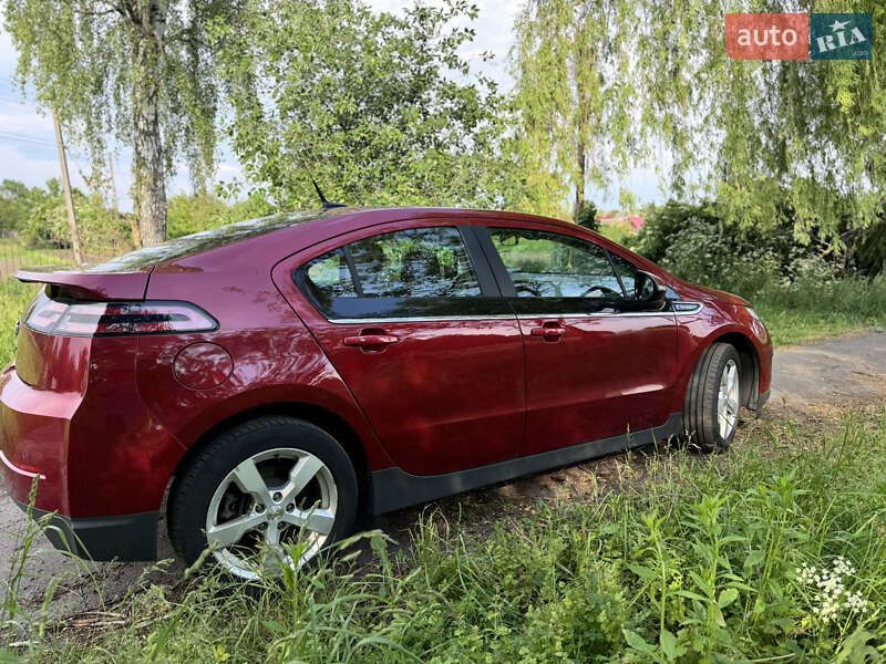 Хэтчбек Chevrolet Volt 2014 в Полтаве