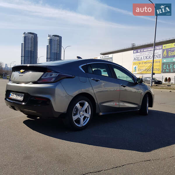 Хэтчбек Chevrolet Volt 2015 в Киеве
