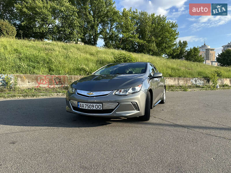 Хэтчбек Chevrolet Volt 2015 в Киеве