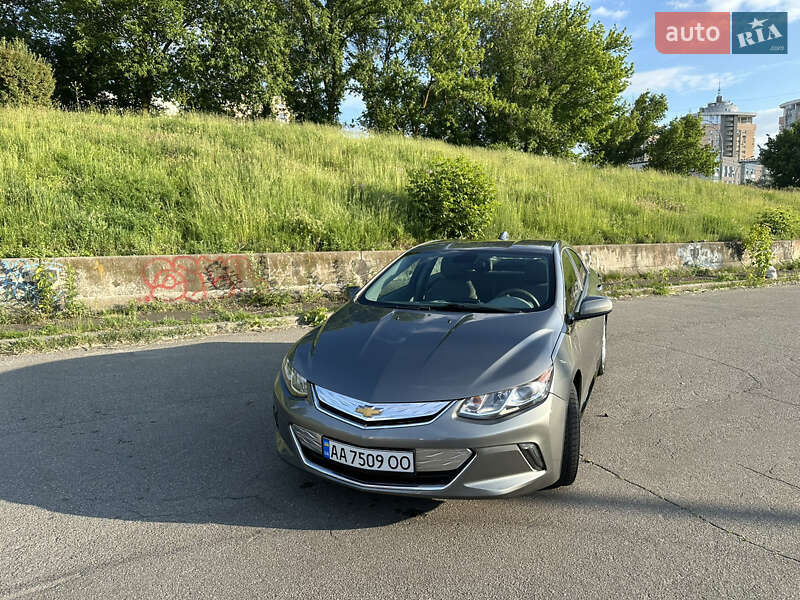 Хэтчбек Chevrolet Volt 2015 в Киеве