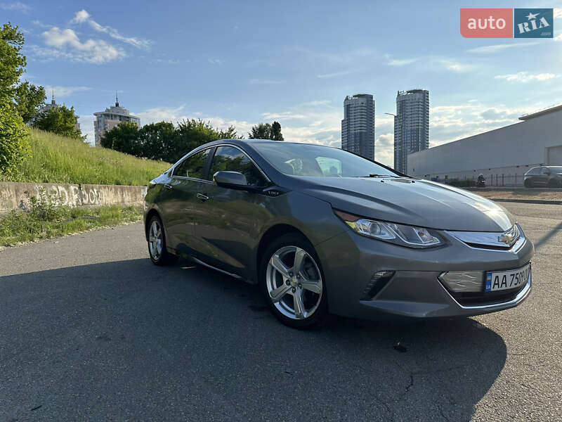 Хэтчбек Chevrolet Volt 2015 в Киеве