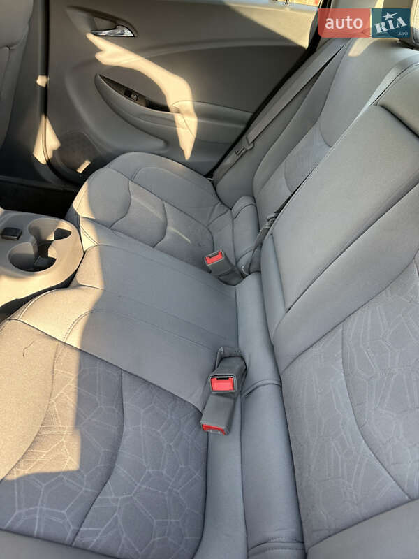 Хэтчбек Chevrolet Volt 2015 в Киеве