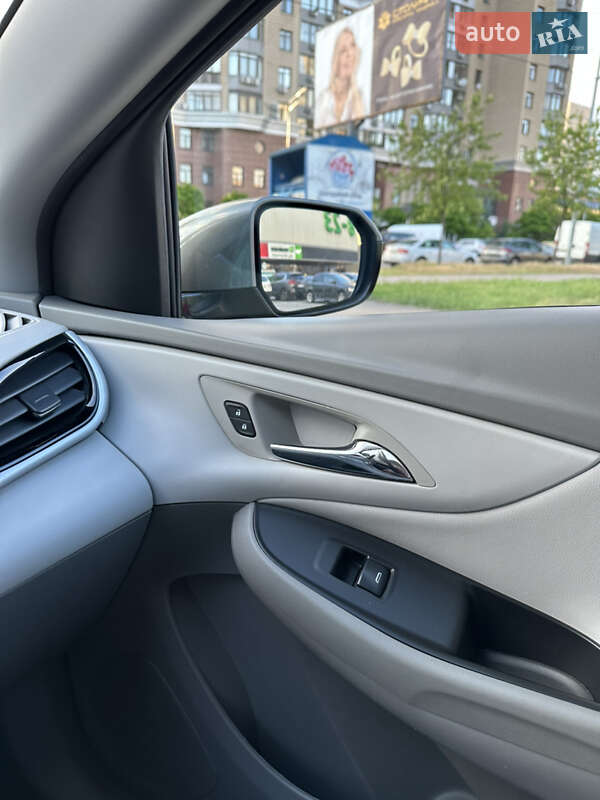 Хэтчбек Chevrolet Volt 2015 в Киеве