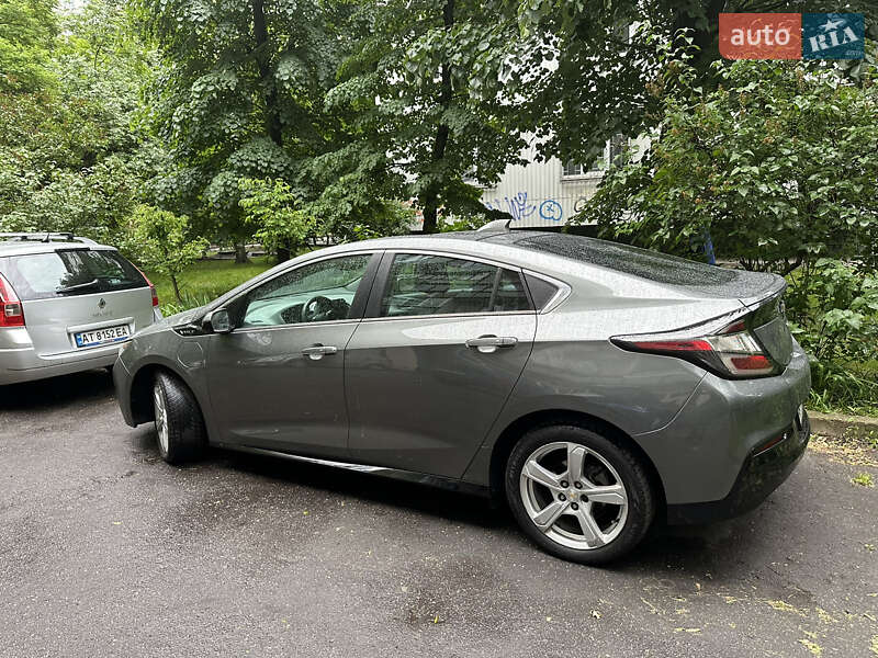 Хэтчбек Chevrolet Volt 2015 в Киеве