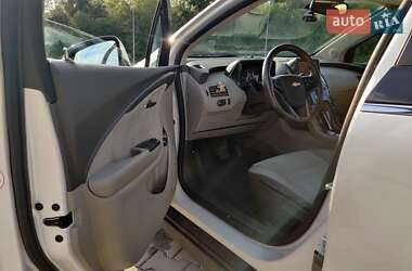 Хэтчбек Chevrolet Volt 2013 в 