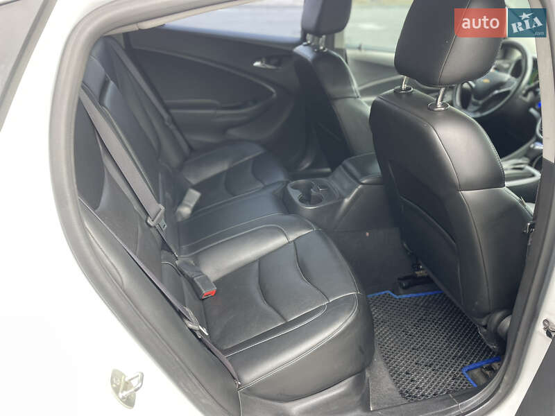 Хетчбек Chevrolet Volt 2015 в Кам'янському