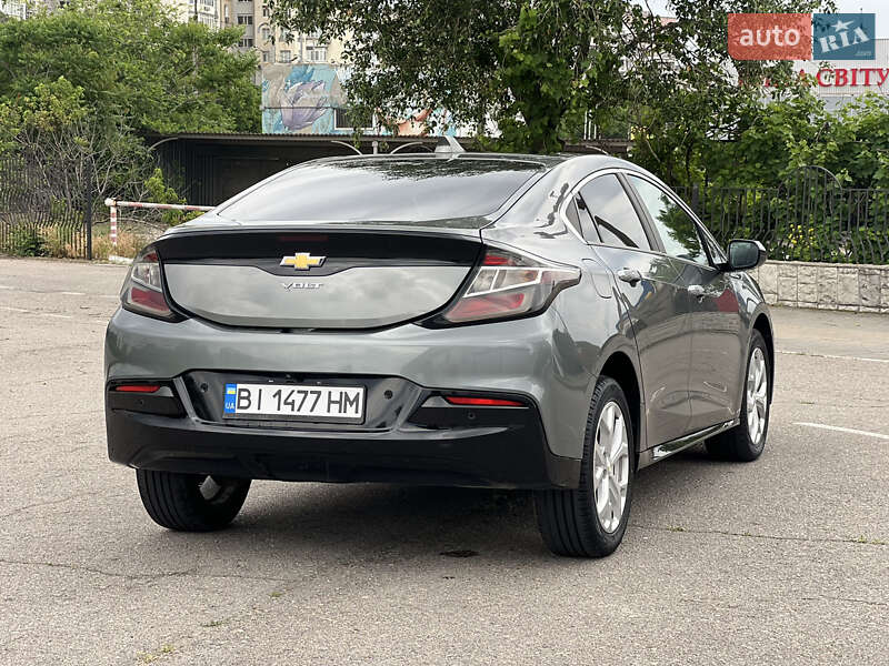 Хэтчбек Chevrolet Volt 2015 в Запорожье