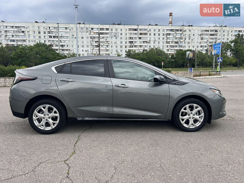 Хэтчбек Chevrolet Volt 2015 в Запорожье