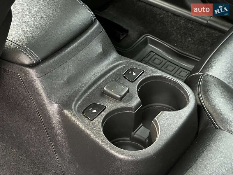 Хэтчбек Chevrolet Volt 2015 в Запорожье
