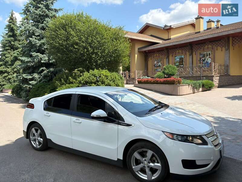 Хэтчбек Chevrolet Volt 2015 в Полтаве