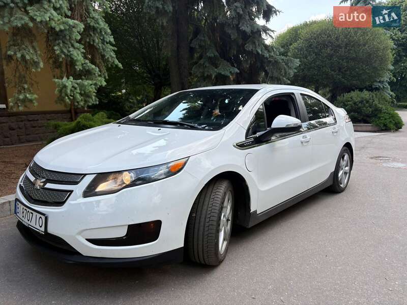Хэтчбек Chevrolet Volt 2015 в Полтаве