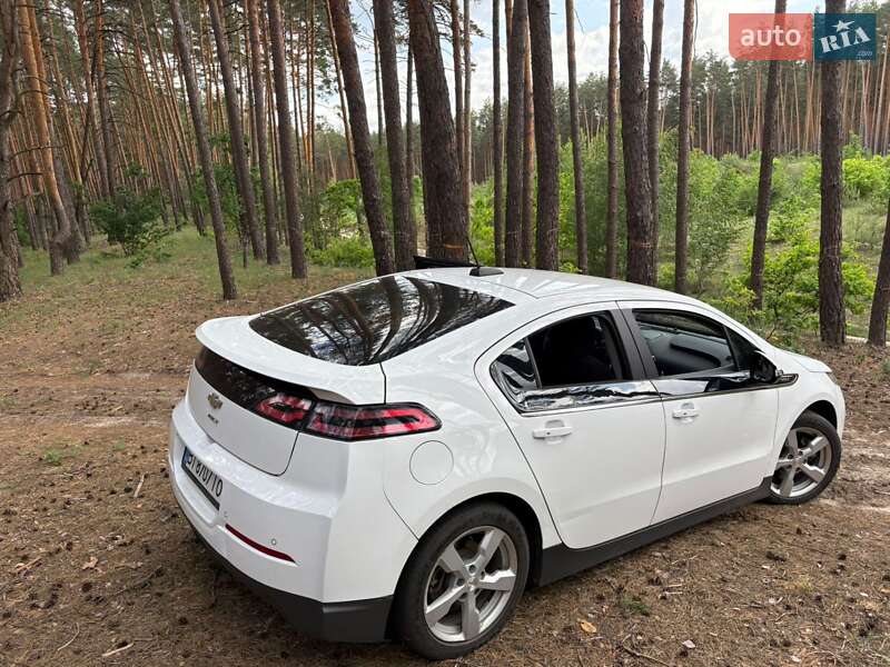 Хэтчбек Chevrolet Volt 2015 в Полтаве