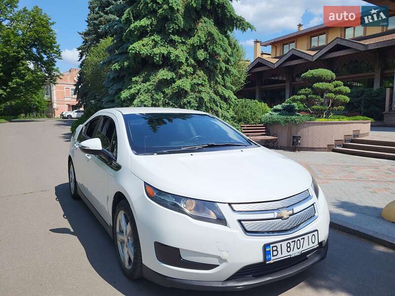 Хэтчбек Chevrolet Volt 2015 в Полтаве