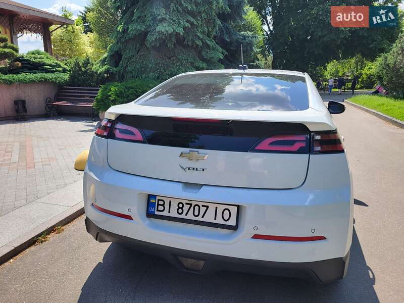 Хэтчбек Chevrolet Volt 2015 в Полтаве