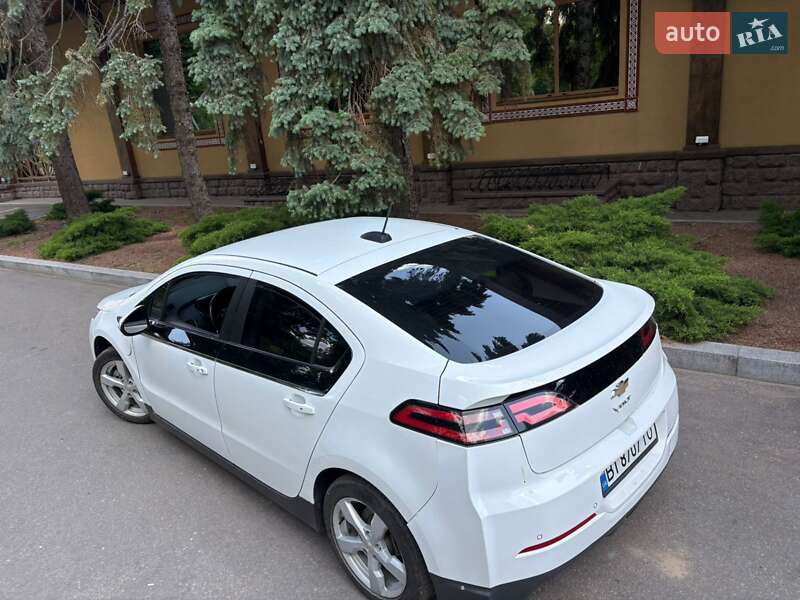 Хэтчбек Chevrolet Volt 2015 в Полтаве