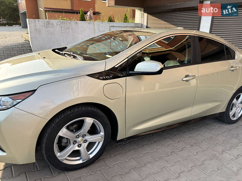Хэтчбек Chevrolet Volt 2016 в Хмельницком