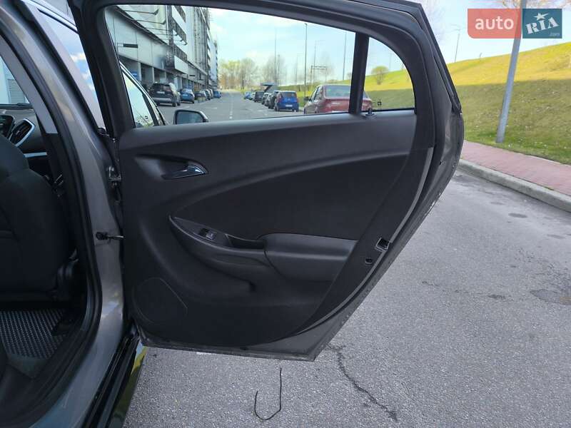 Хетчбек Chevrolet Volt 2017 в Києві