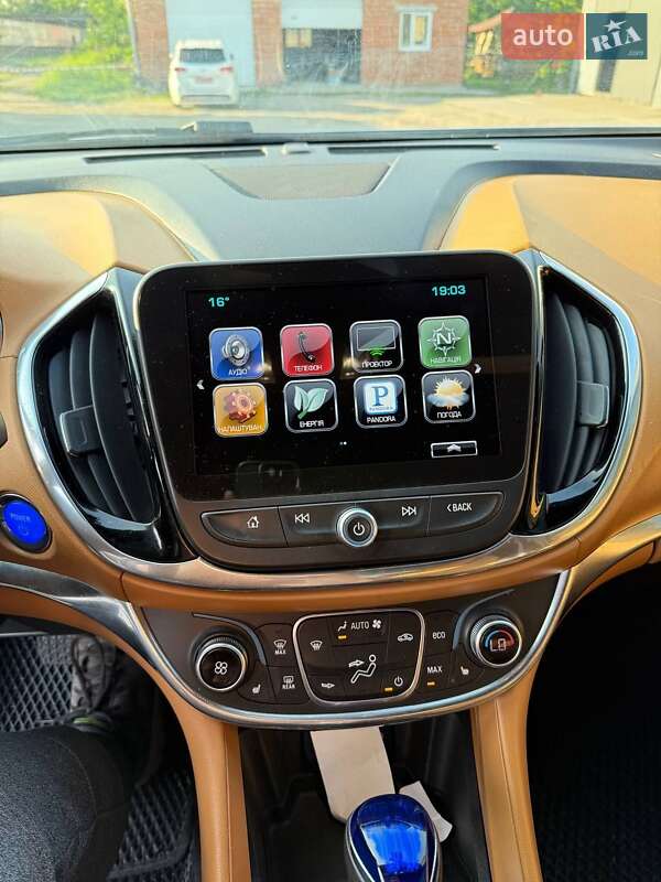 Хэтчбек Chevrolet Volt 2015 в Калиновке