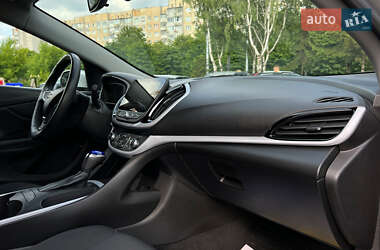 Хэтчбек Chevrolet Volt 2015 в 