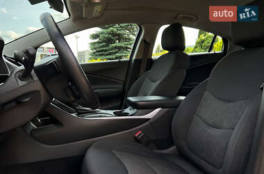 Хэтчбек Chevrolet Volt 2015 в 