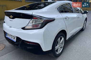 Хэтчбек Chevrolet Volt 2016 в 