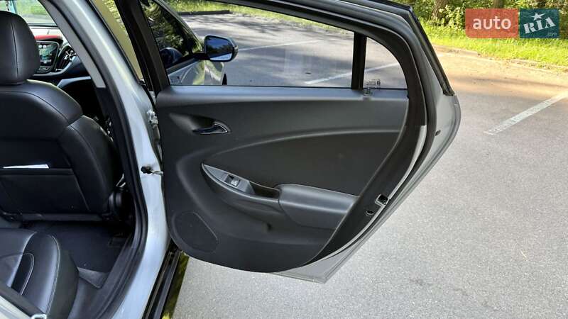 Хетчбек Chevrolet Volt 2017 в Житомирі