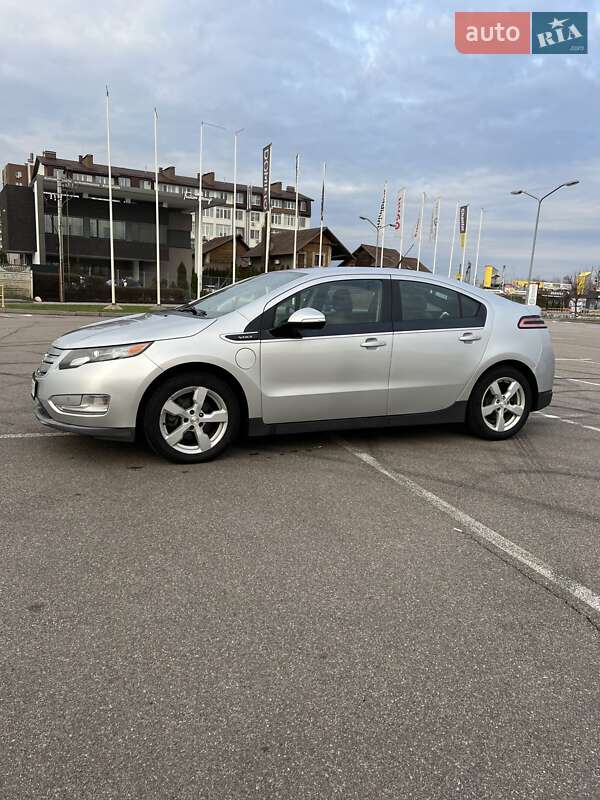 Хэтчбек Chevrolet Volt 2014 в Киеве