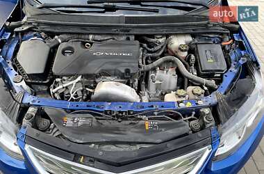 Хэтчбек Chevrolet Volt 2016 в 