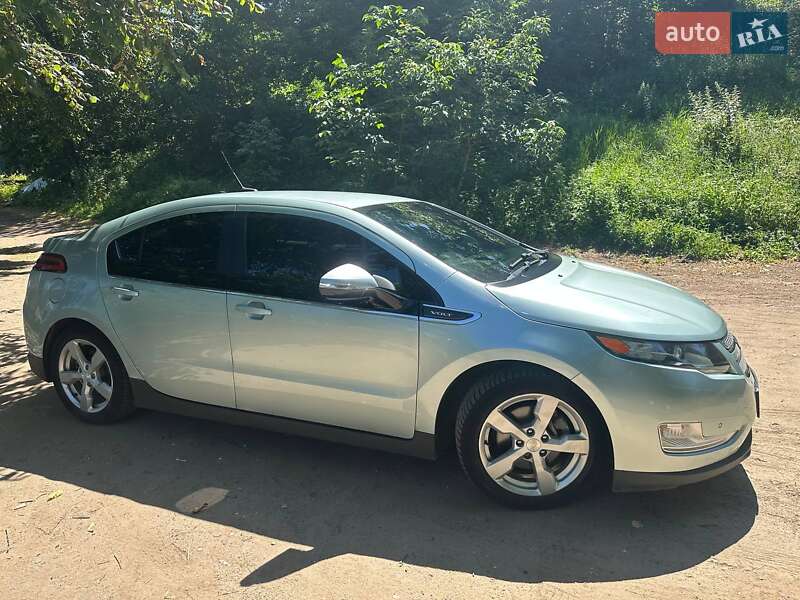 Хэтчбек Chevrolet Volt 2013 в Сумах