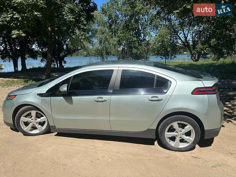 Хэтчбек Chevrolet Volt 2013 в Сумах