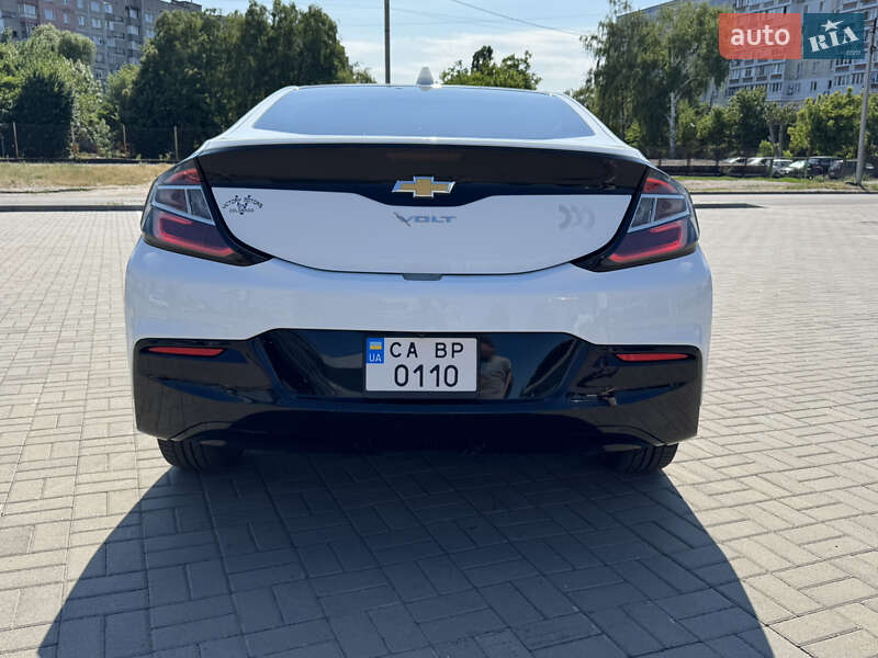 Хэтчбек Chevrolet Volt 2015 в Черкассах