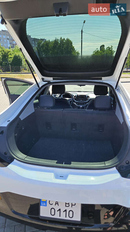 Хэтчбек Chevrolet Volt 2015 в Черкассах