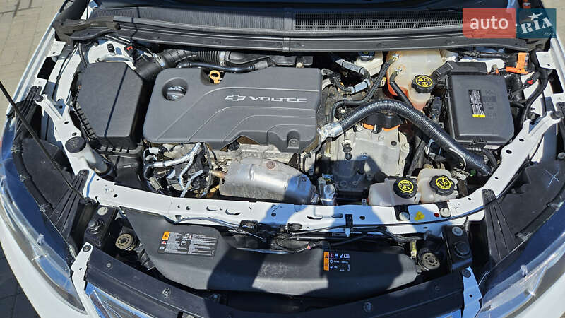 Хэтчбек Chevrolet Volt 2015 в Черкассах