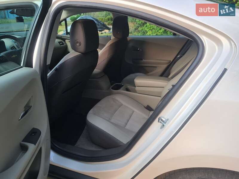 Хэтчбек Chevrolet Volt 2013 в Черкассах