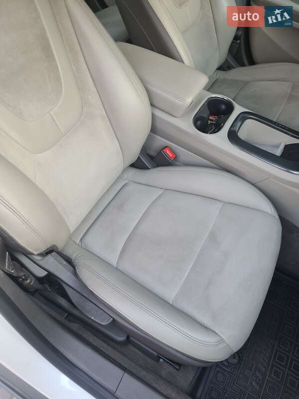 Хэтчбек Chevrolet Volt 2013 в Черкассах