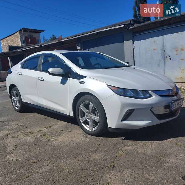 Хэтчбек Chevrolet Volt 2015 в Киеве