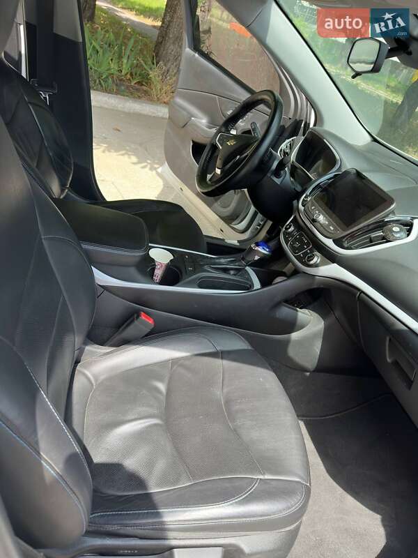 Хэтчбек Chevrolet Volt 2018 в Днепре