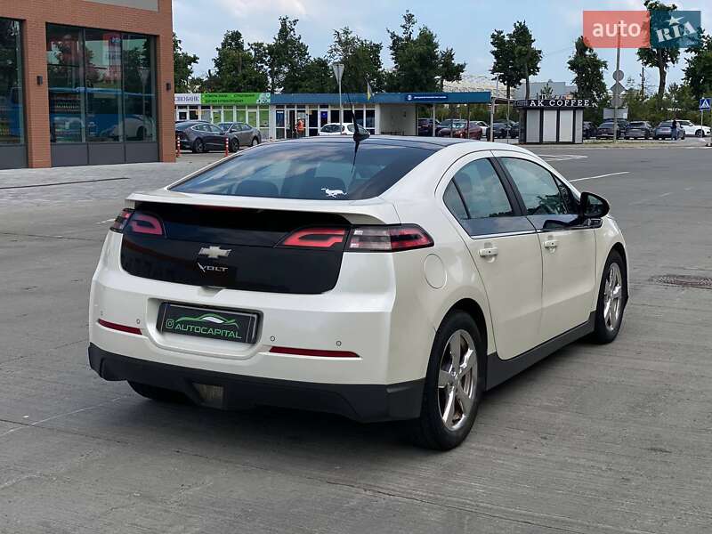 Хэтчбек Chevrolet Volt 2012 в Киеве
