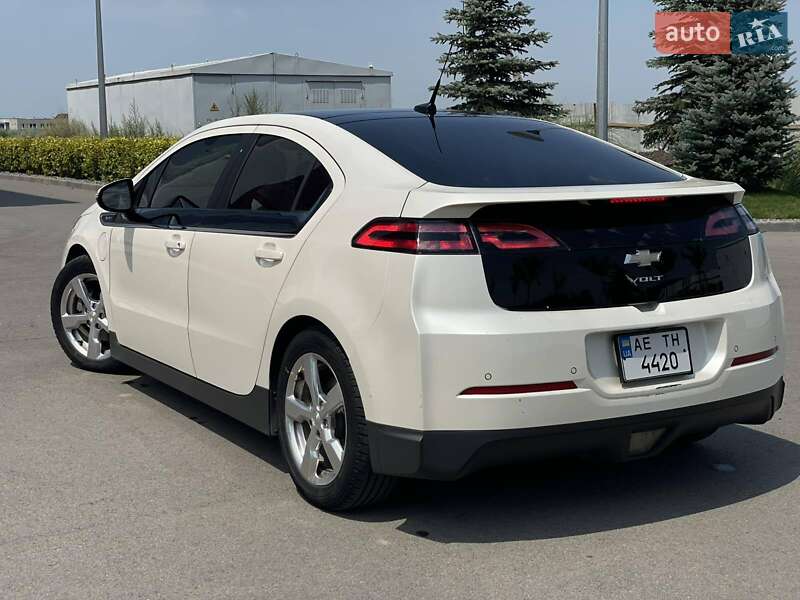 Хэтчбек Chevrolet Volt 2011 в Днепре