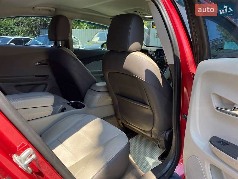Хэтчбек Chevrolet Volt 2012 в Днепре