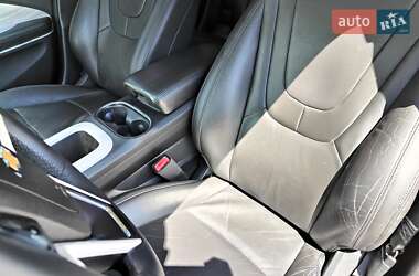 Хэтчбек Chevrolet Volt 2010 в 