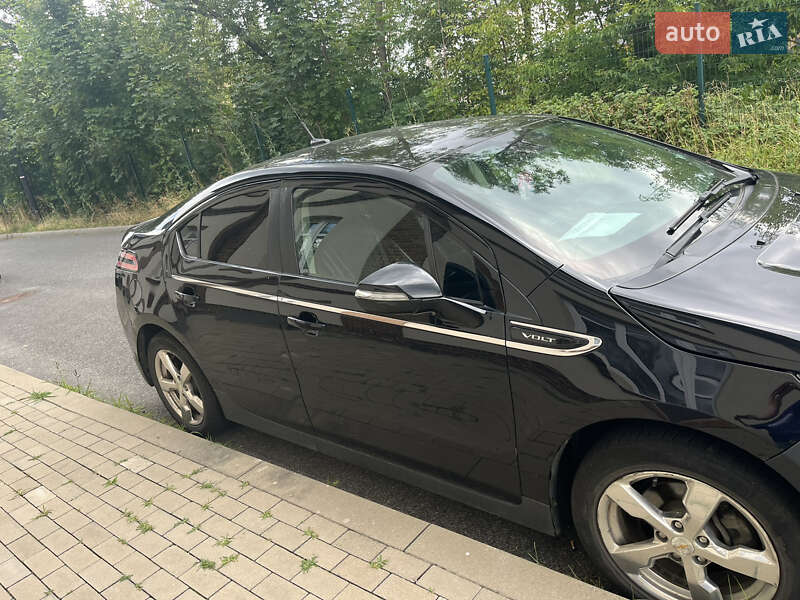 Хэтчбек Chevrolet Volt 2010 в Львове